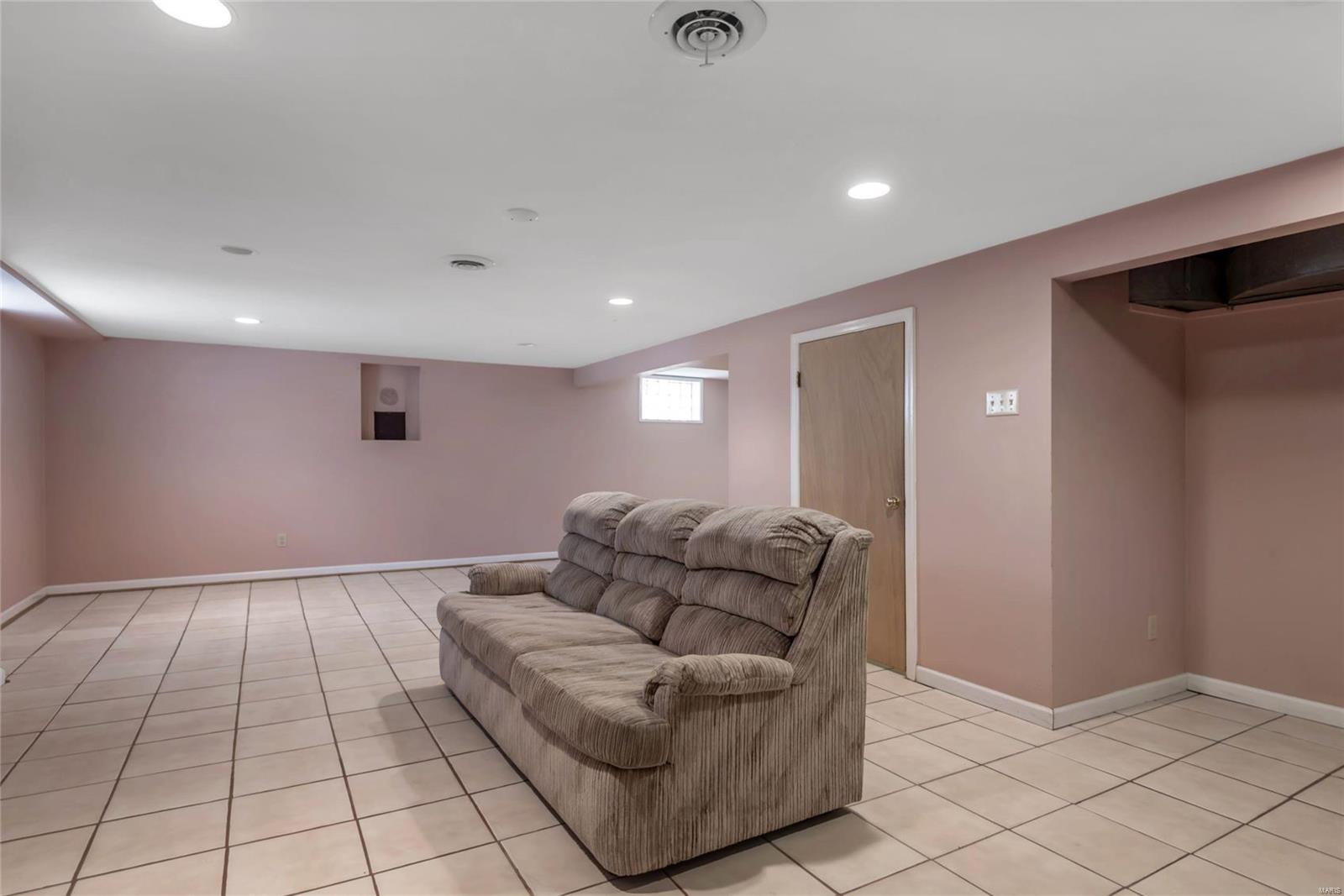 1614 North Berry Road St. Louis, MO 63119 - Photo 16 of 28 Gallery Image 16