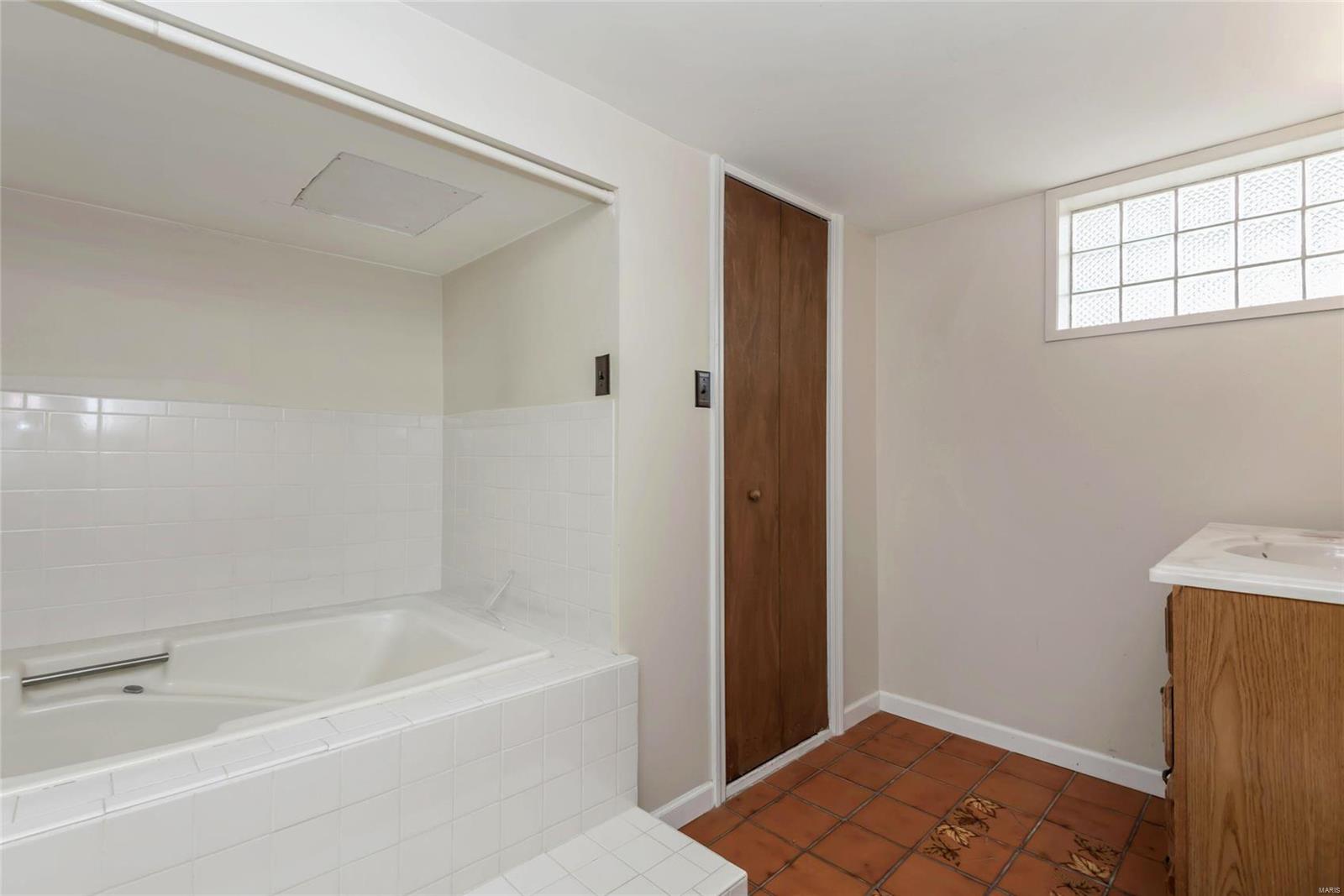 1614 North Berry Road St. Louis, MO 63119 - Photo 20 of 28 Gallery Image 20