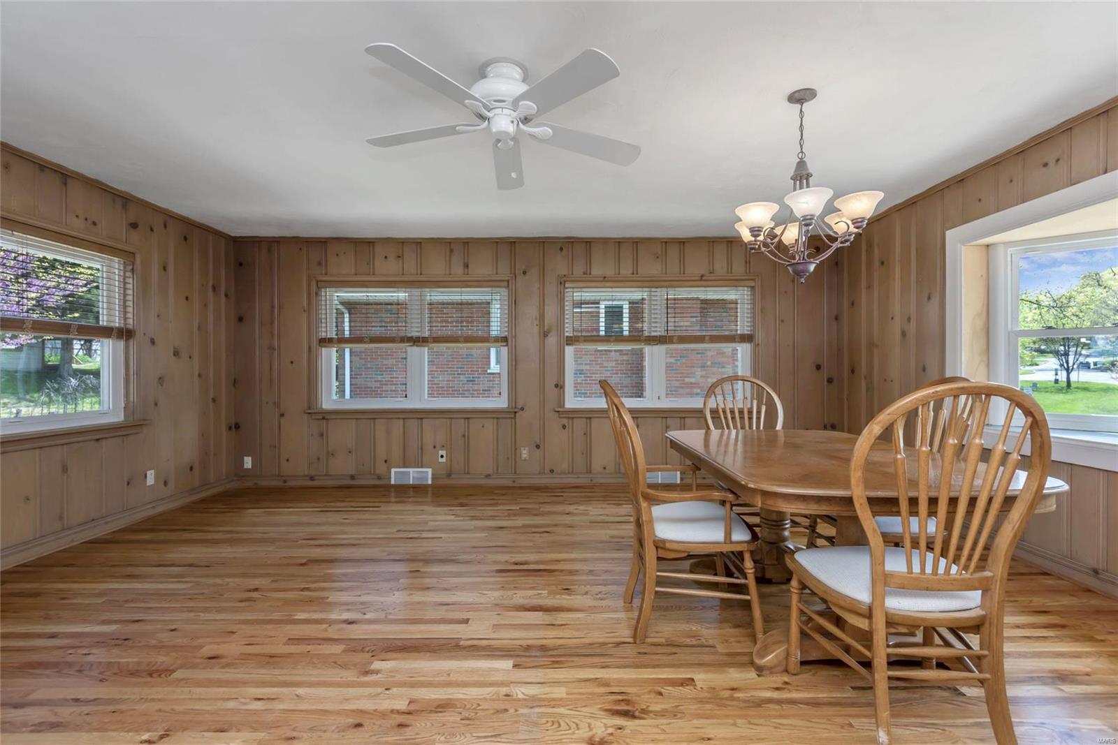 1614 North Berry Road St. Louis, MO 63119 - Photo 10 of 28 Gallery Image 10