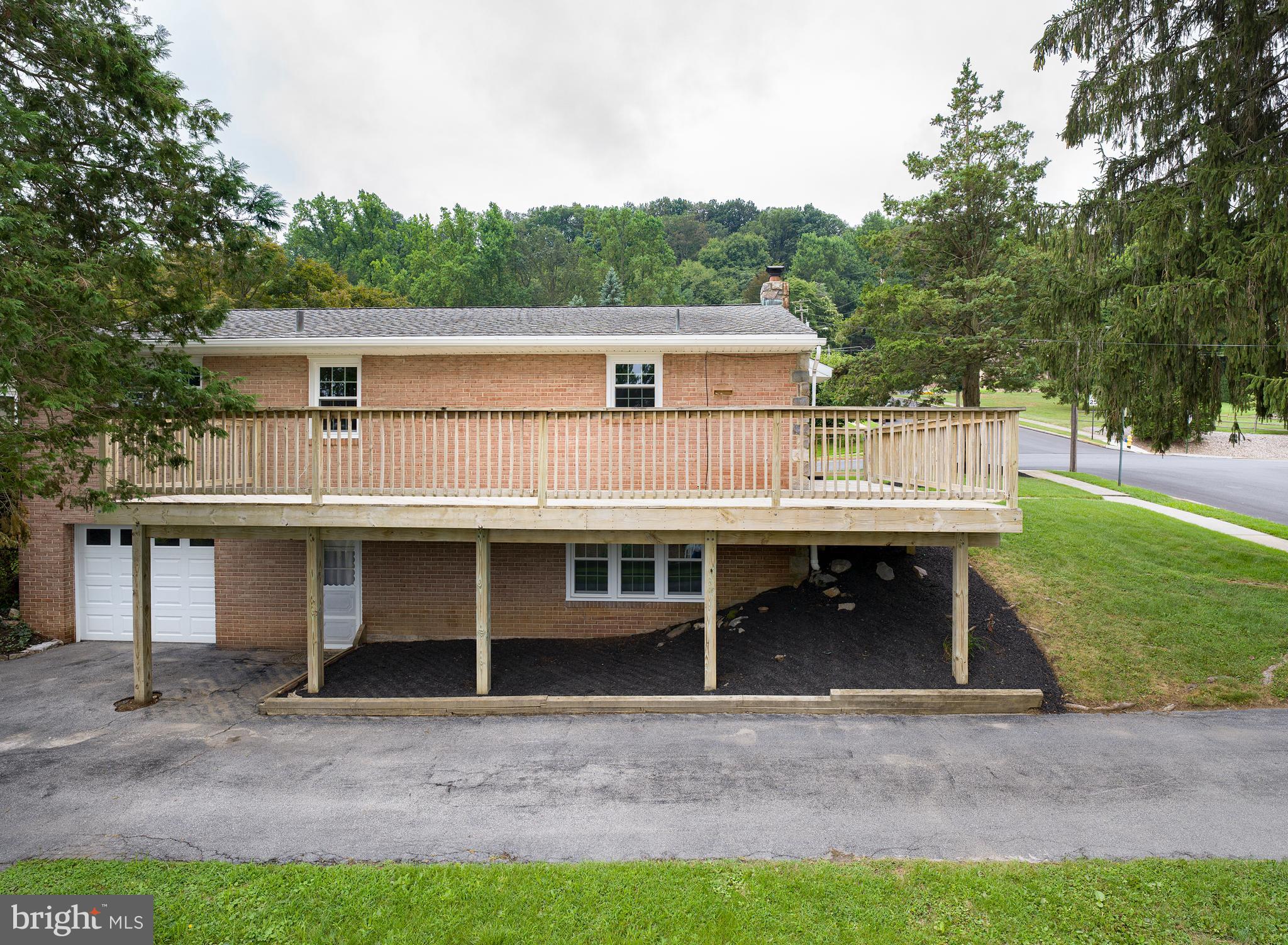 301 East Broad Street Reading, PA 19607 - Photo 5 of 19 Gallery Image 5