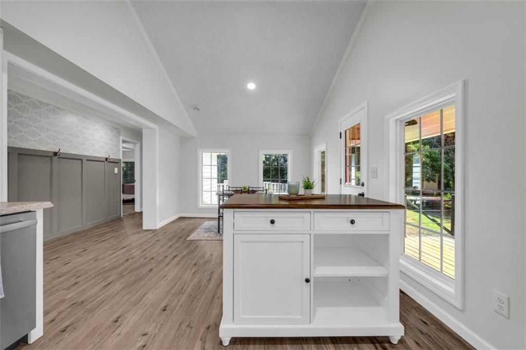 9597 Highway 334 Nicholson, GA 30565 - Photo 19 of 41 a bathroom with sinks and view