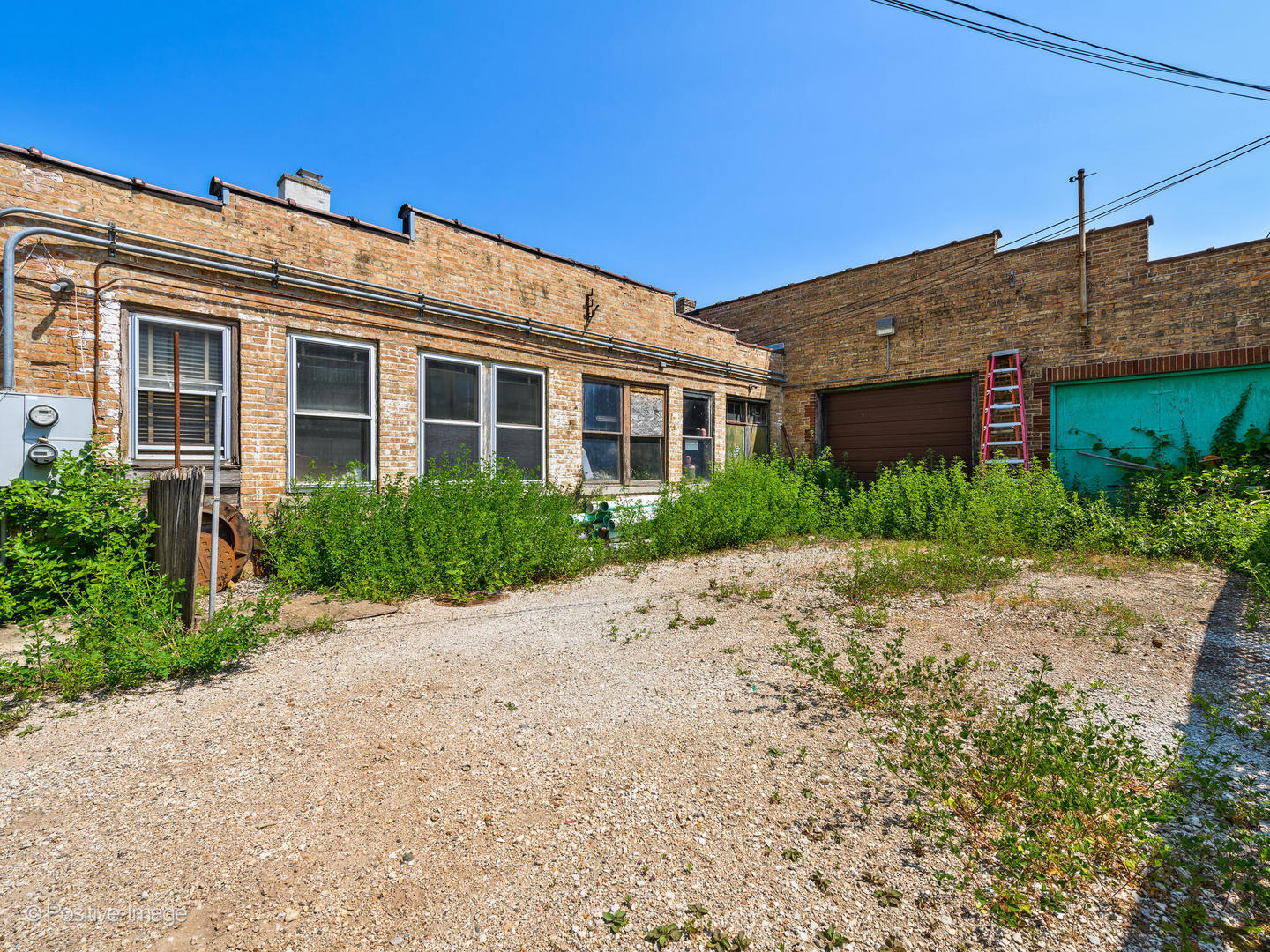 933 Green Bay Road Winnetka, IL 60093 - Photo 2 of 46 a view of a building with a pathway
