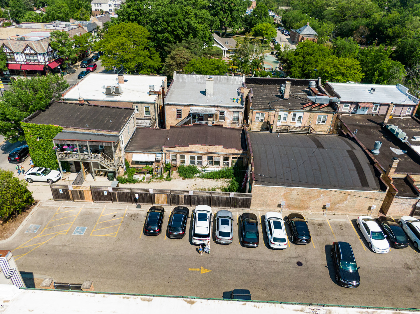 933 Green Bay Road Winnetka, IL 60093 - Photo 7 of 46 an aerial view of a