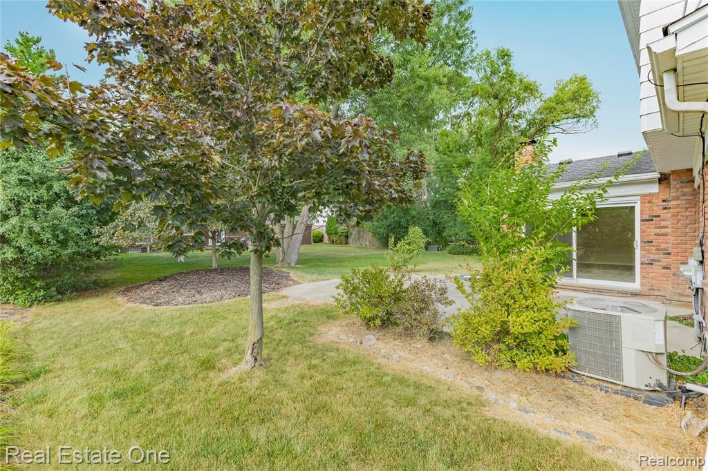 25695 Branchaster Road Farmington Hills, MI 48336 - Photo 54 of 58 Gallery Image 54