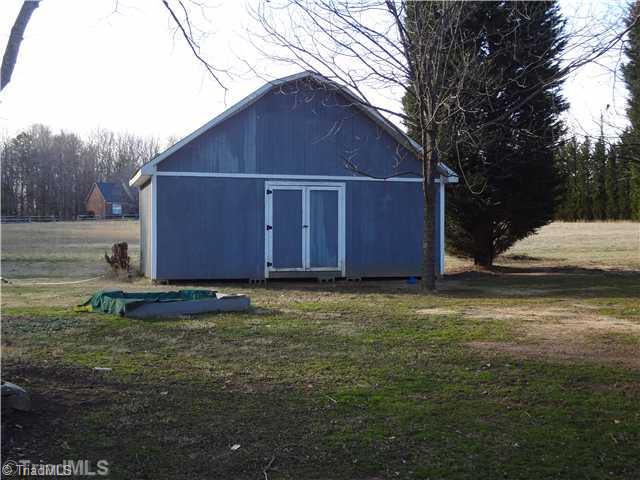 851 Reedy Creek Road Lexington, NC 27295 - Photo 3 of 10 Stable/Barn.