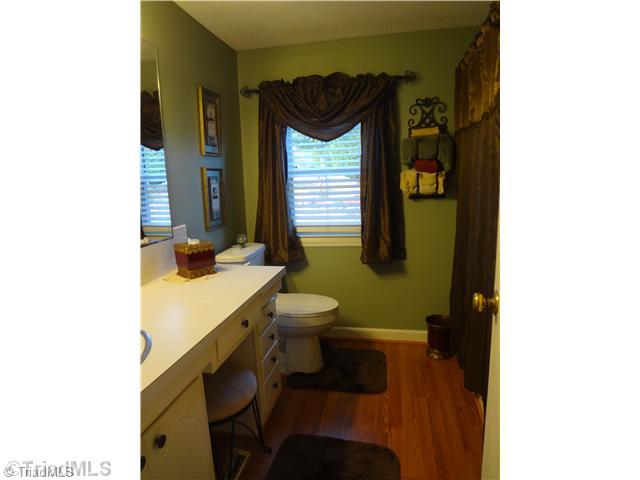 851 Reedy Creek Road Lexington, NC 27295 - Photo 6 of 10 Bath.