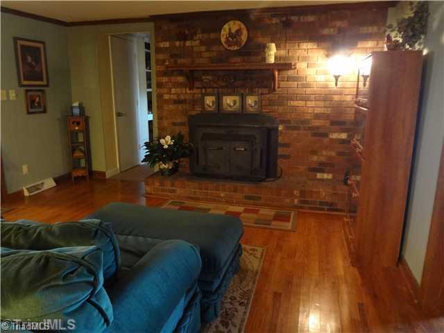 851 Reedy Creek Road Lexington, NC 27295 - Photo 9 of 10 Den/Family/Great Room.