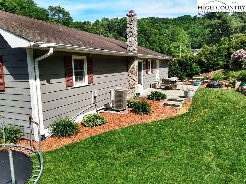 454 Monroe Miller Road Lansing, NC 28643 - Photo 4 of 35