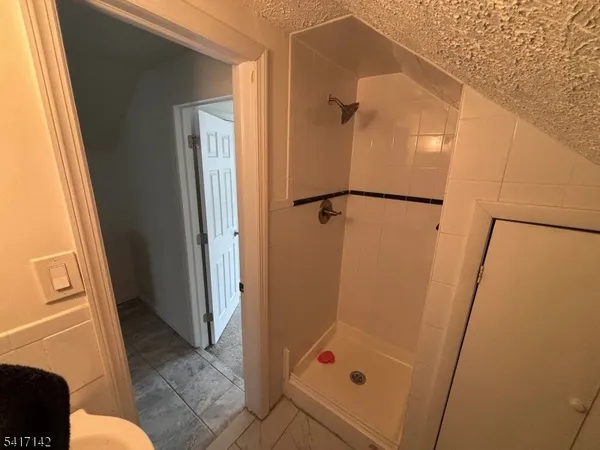 $3,300 | 7 Berry Road, Unit A, Wantage, NJ 07461