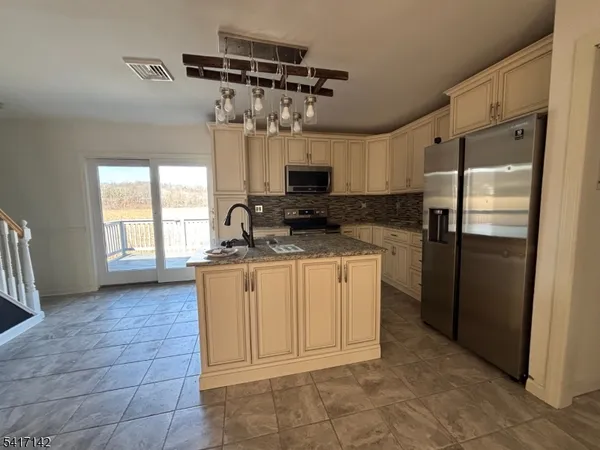 $3,300 | 7 Berry Road, Unit A, Wantage, NJ 07461