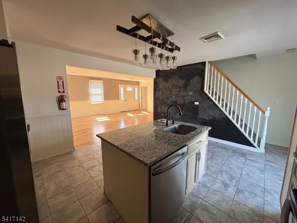 $3,300 | 7 Berry Road, Unit A, Wantage, NJ 07461