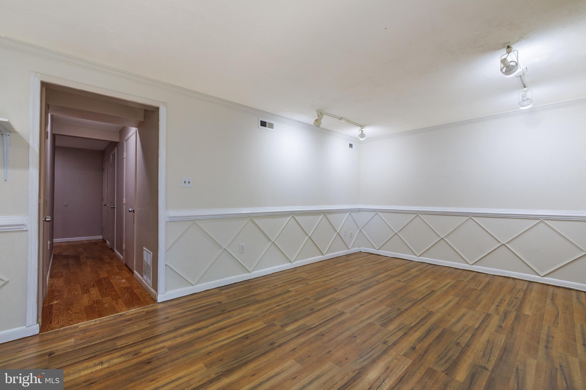 8233 Blue Ridge Court Manassas, VA 20109 - Photo 15 of 41 Gallery Image 15