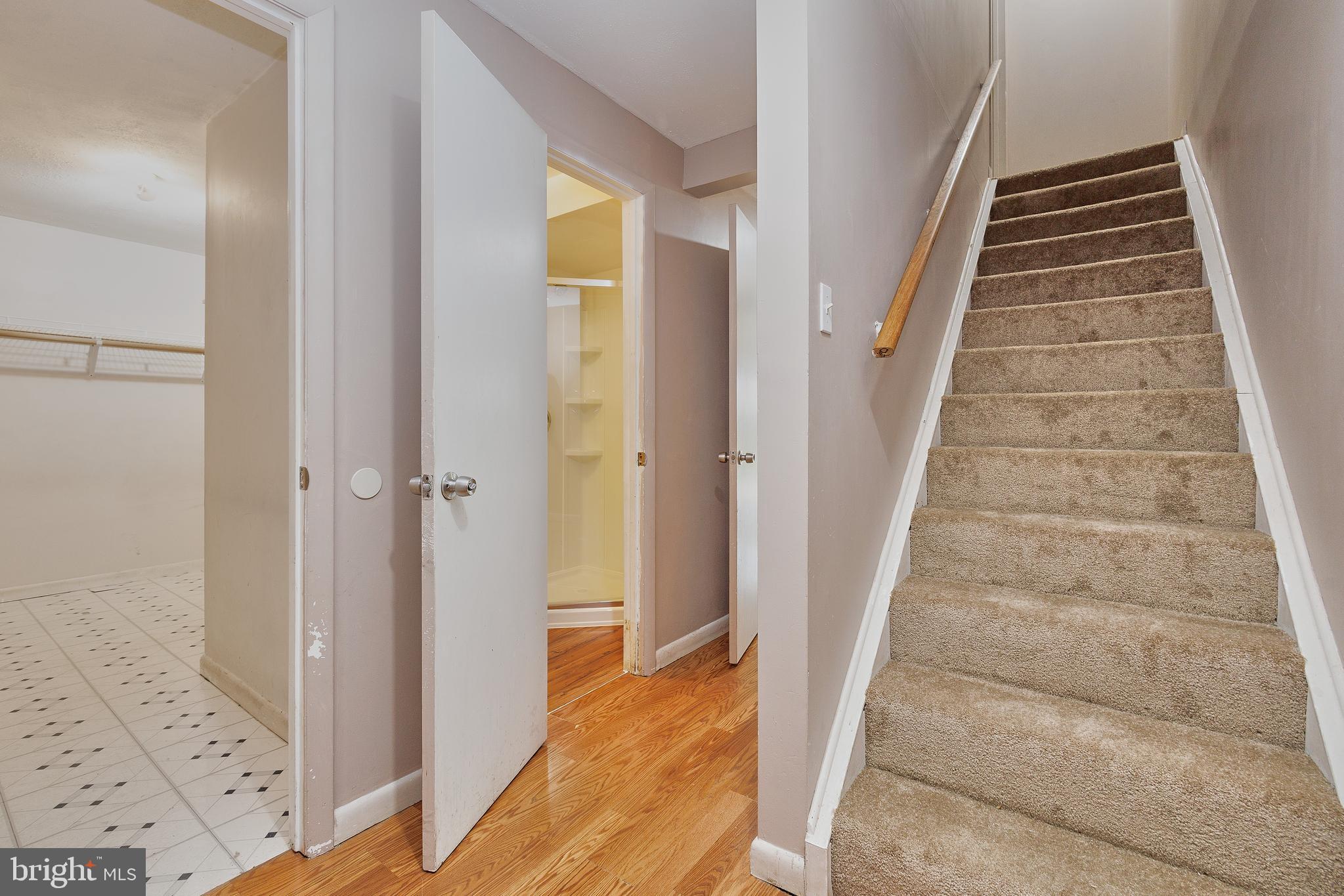 8233 Blue Ridge Court Manassas, VA 20109 - Photo 3 of 41 Gallery Image 3
