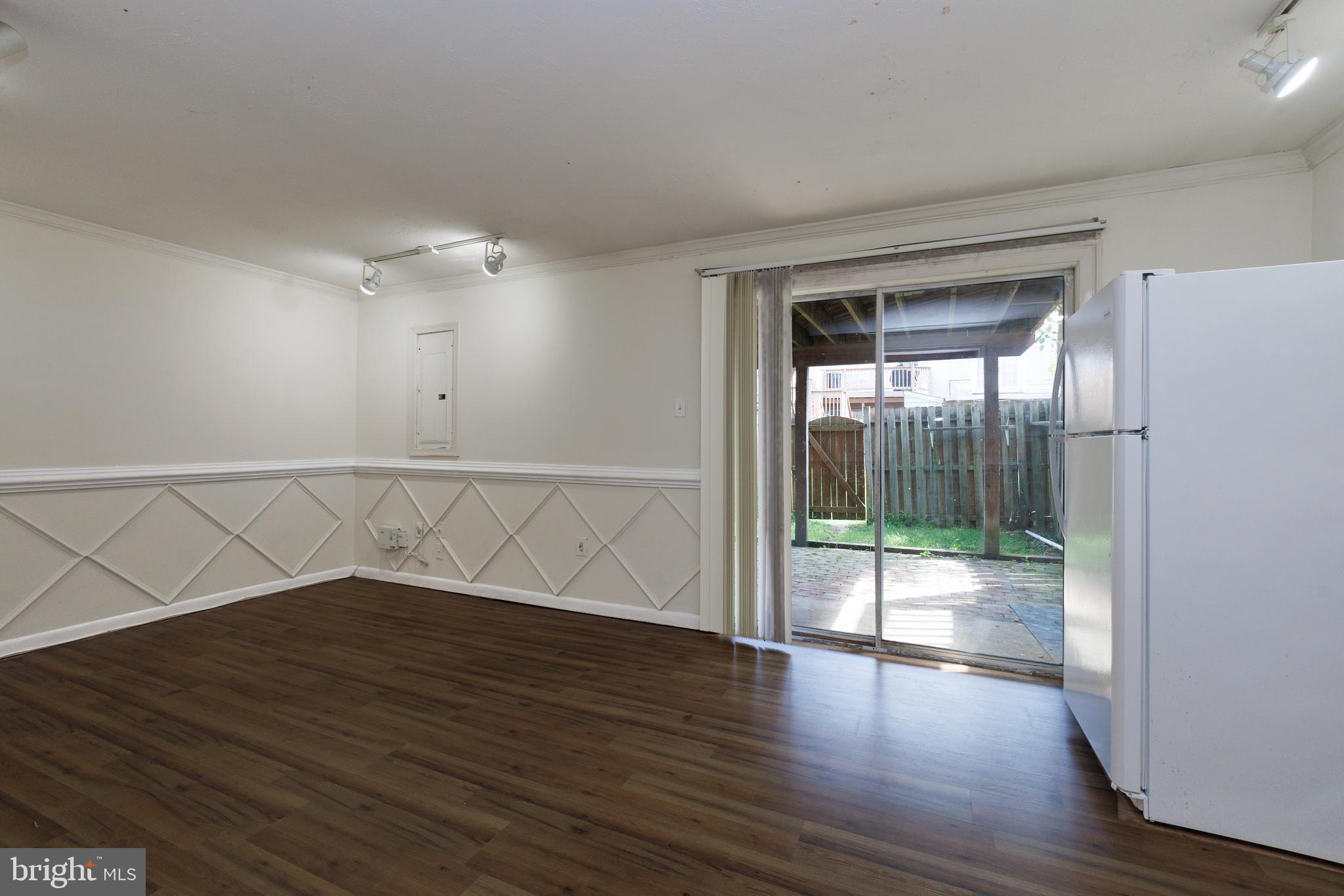 8233 Blue Ridge Court Manassas, VA 20109 - Photo 10 of 41 Gallery Image 10