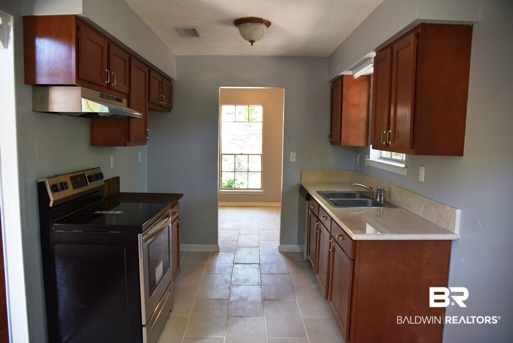 6585 Rabbit Court Theodore, AL 36582 - Photo 7 of 17