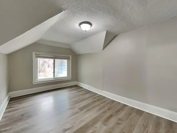 $1,915 | 3601 North Thomas Avenue, Minneapolis, MN 55412