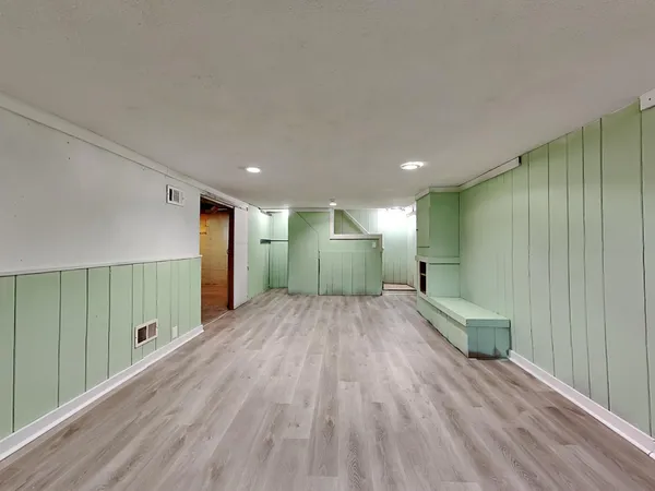 $1,915 | 3601 North Thomas Avenue, Minneapolis, MN 55412