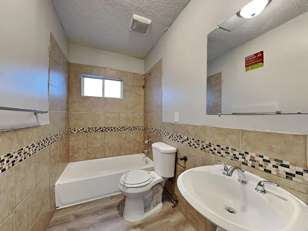 $1,915 | 3601 North Thomas Avenue, Minneapolis, MN 55412