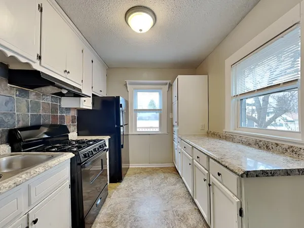 $1,915 | 3601 North Thomas Avenue, Minneapolis, MN 55412