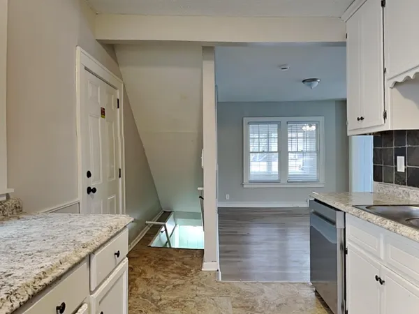 $1,915 | 3601 North Thomas Avenue, Minneapolis, MN 55412