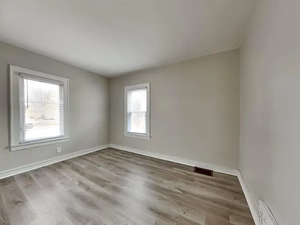 $1,915 | 3601 North Thomas Avenue, Minneapolis, MN 55412