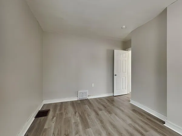 $1,915 | 3601 North Thomas Avenue, Minneapolis, MN 55412