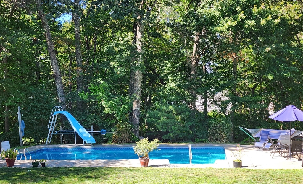 10 Berkeley Lane Andover, MA 01810 - Photo 40 of 42