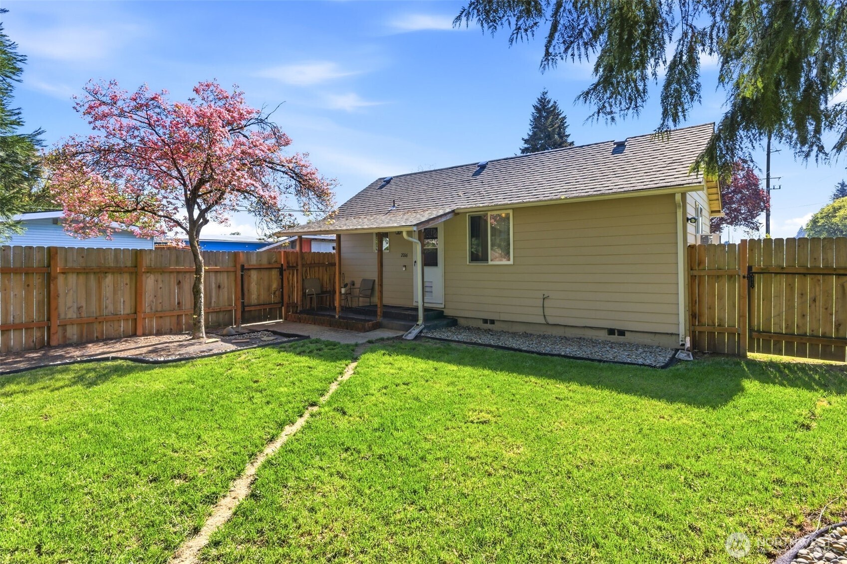 2016 42nd Avenue Longview, WA 98632 - Photo 1 of 32