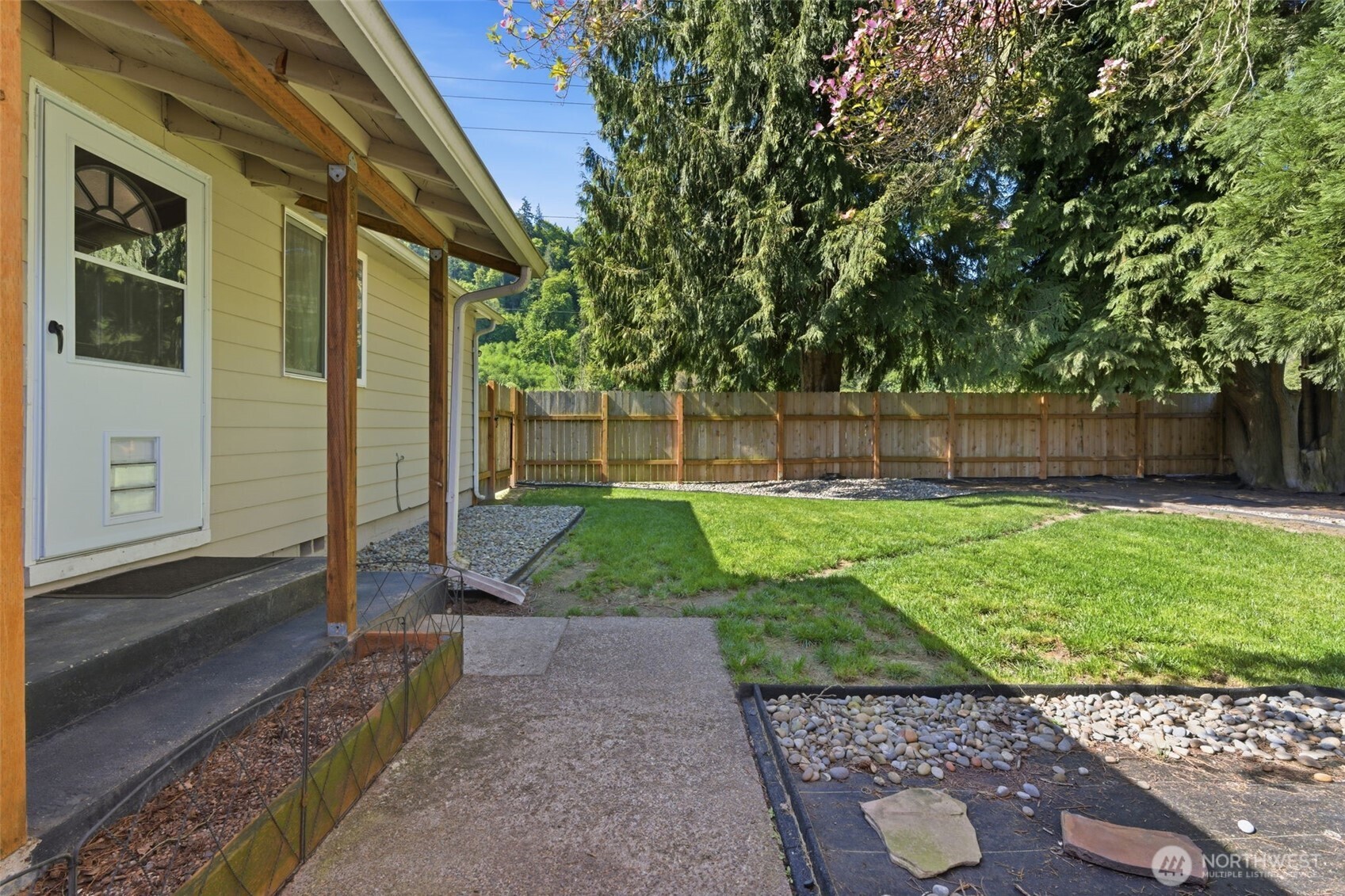 2016 42nd Avenue Longview, WA 98632 - Photo 3 of 32