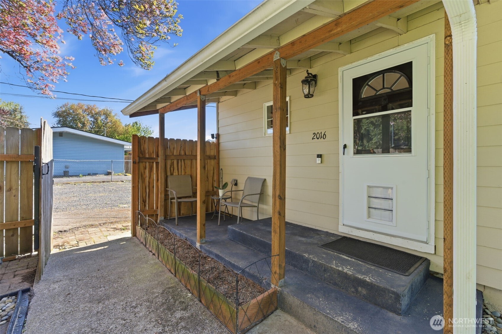 2016 42nd Avenue Longview, WA 98632 - Photo 4 of 32
