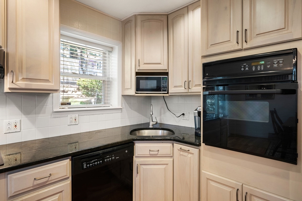 20 Elson Road Waltham, MA 02451 - Photo 14 of 34 Gallery Image 14