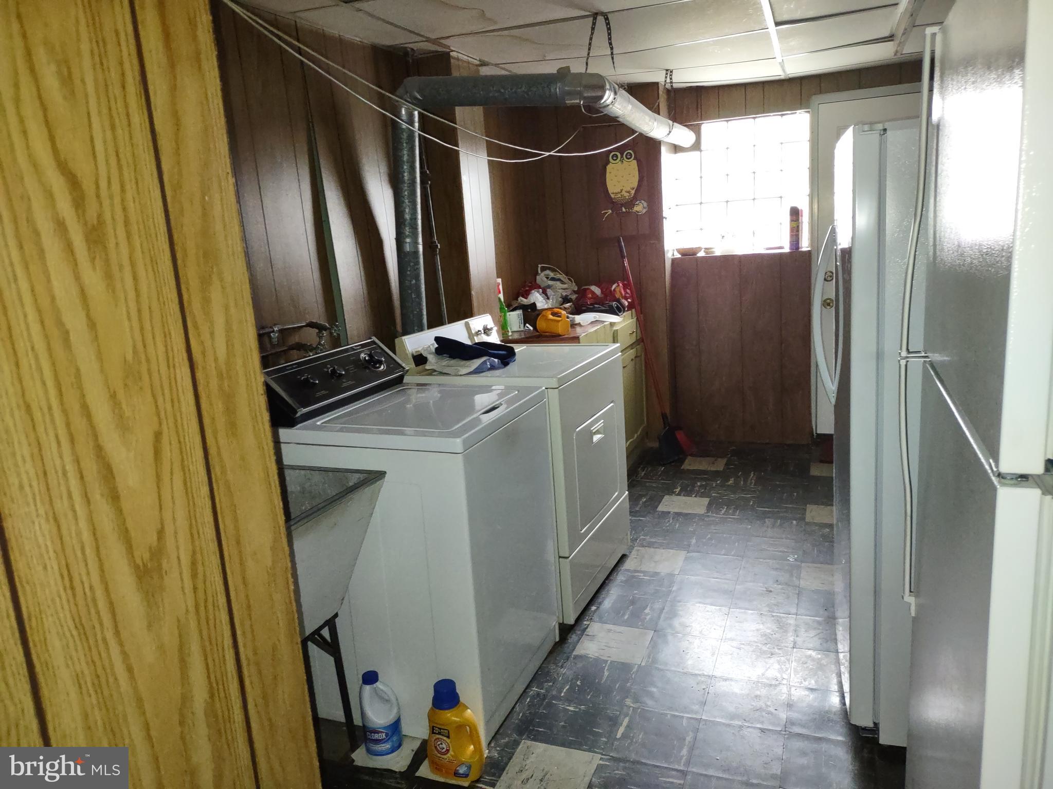 8909 Calvert Street Philadelphia, PA 19152 - Photo 16 of 17 Laundry Room