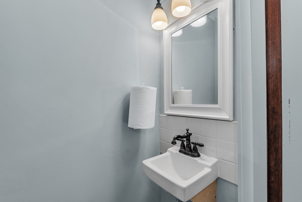 18 Hemlock Road Boston, MA 02132 - Photo 27 of 27