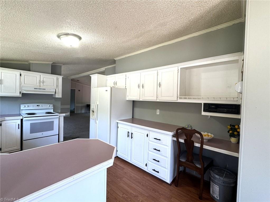 3028 Quaker Church Road Pinnacle, NC 27043 - Photo 8 of 33