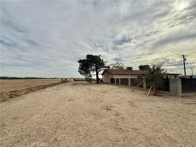 $3,200 | 45105 73rd, Lancaster, CA 93536