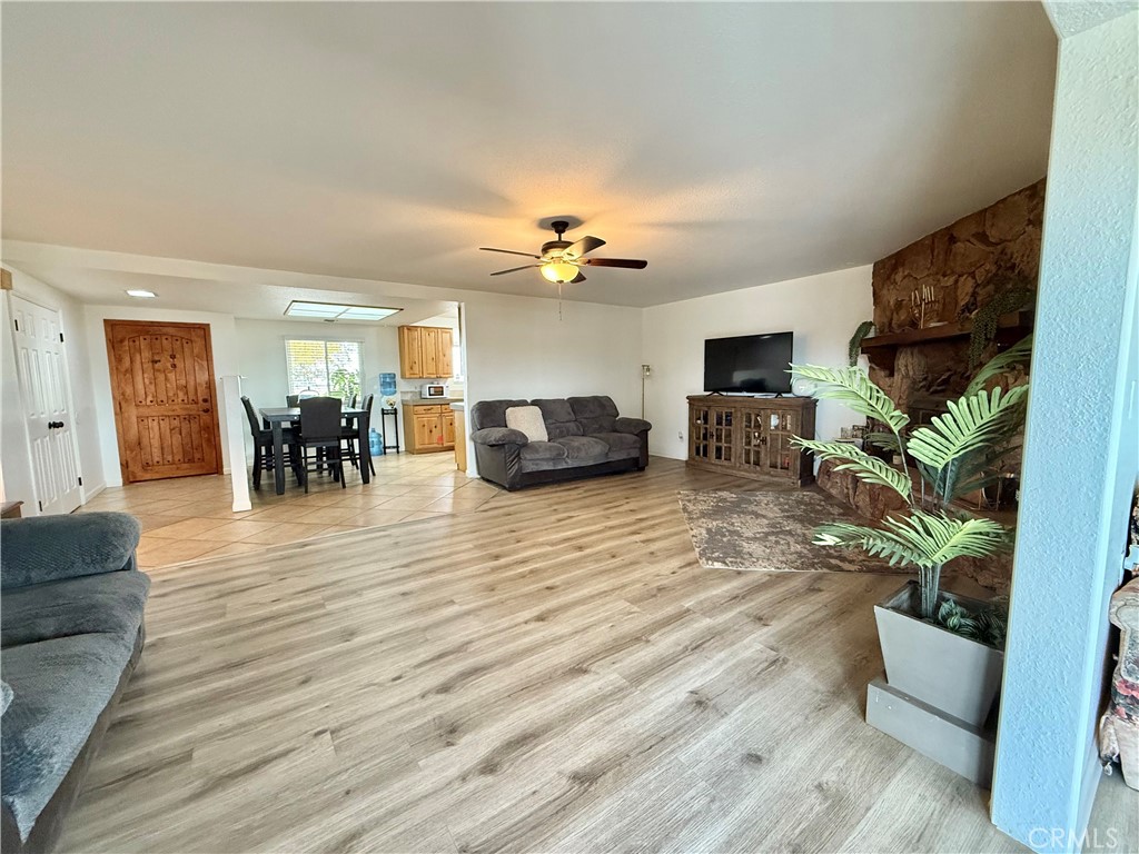 45105 73rd Lancaster, CA 93536 - Photo 3 of 19