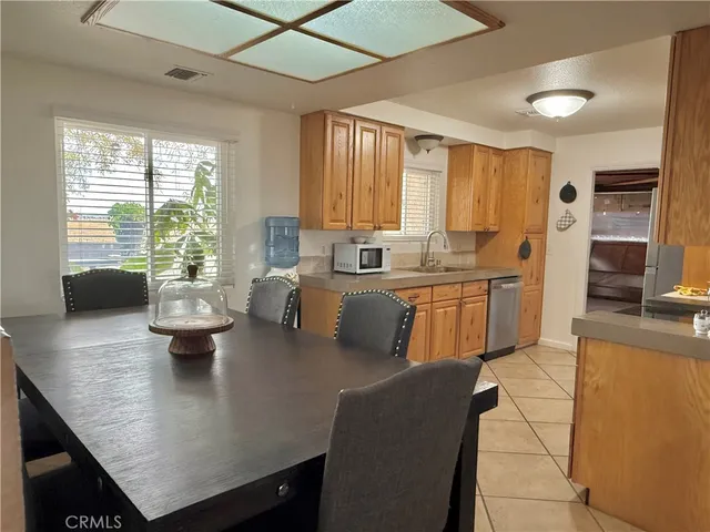 $3,200 | 45105 73rd, Lancaster, CA 93536