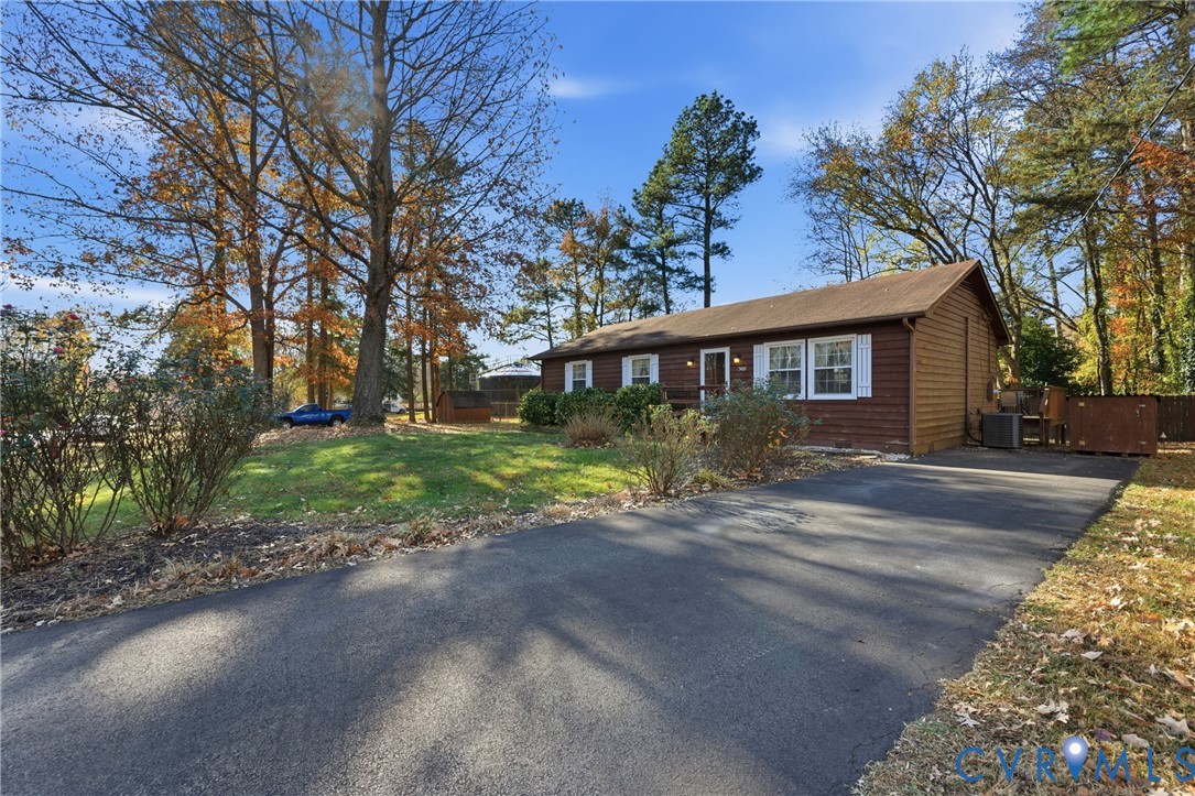 5433 Hemlock Road Quinton, VA 23141 - Photo 2 of 25 Gallery Image 2