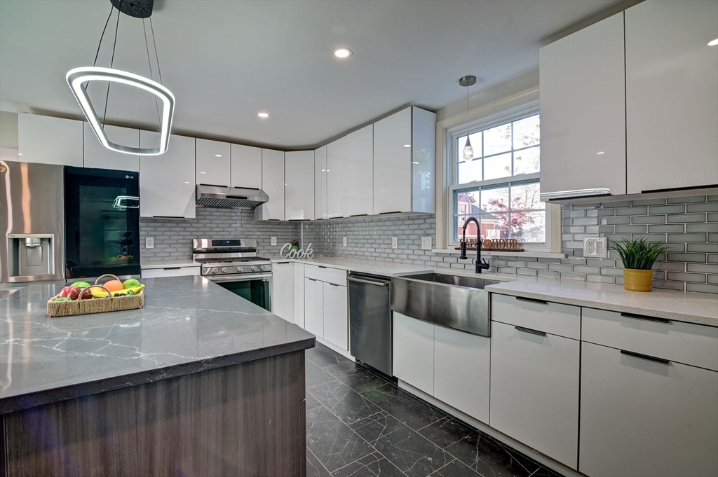 94 Merrymount Road Quincy, MA 02169 - Photo 18 of 42 Gallery Image 18