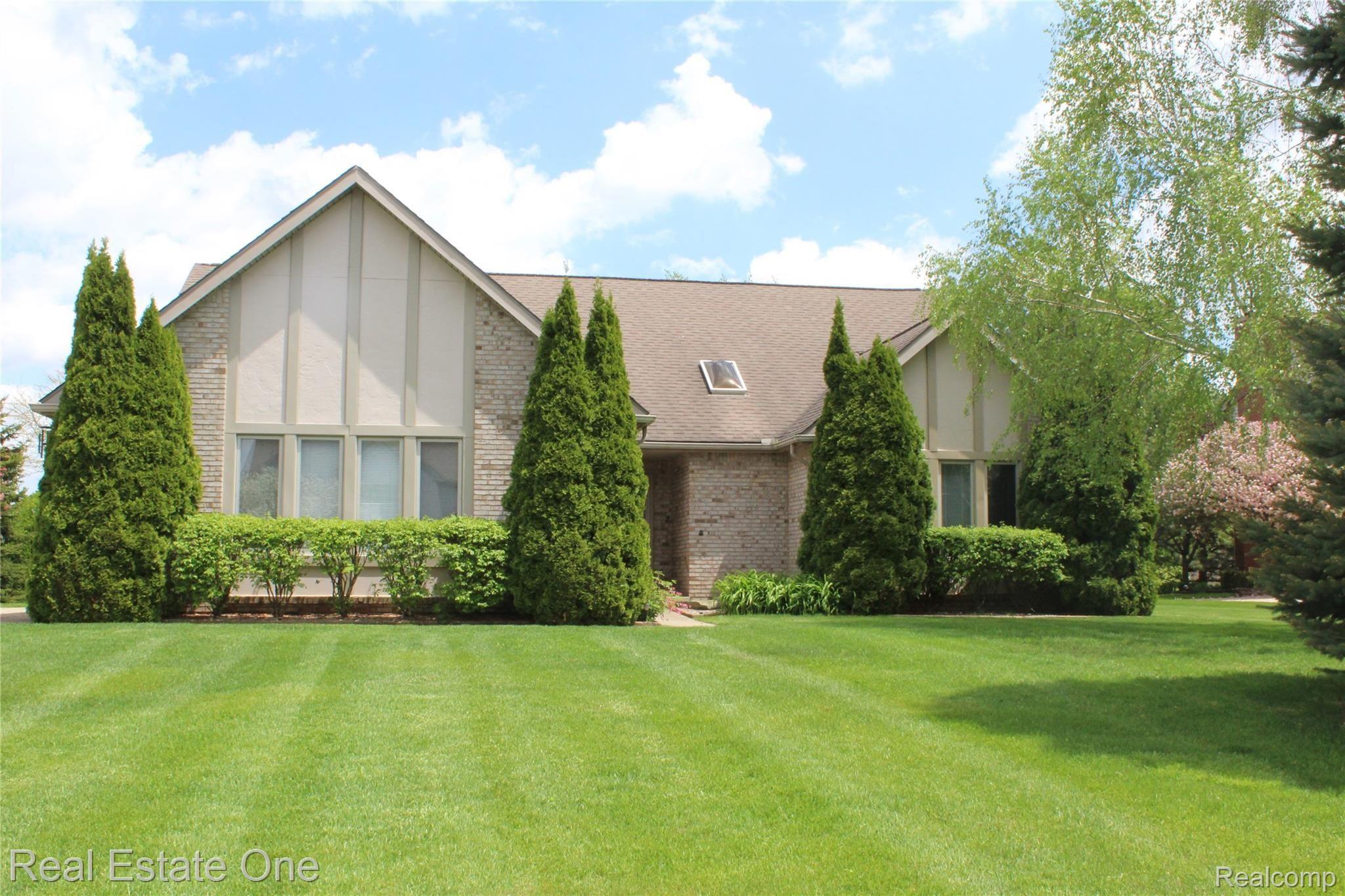 3943 Fieldview Road Lake Orion, MI 48360 - Photo 1 of 22 Front.JPG
