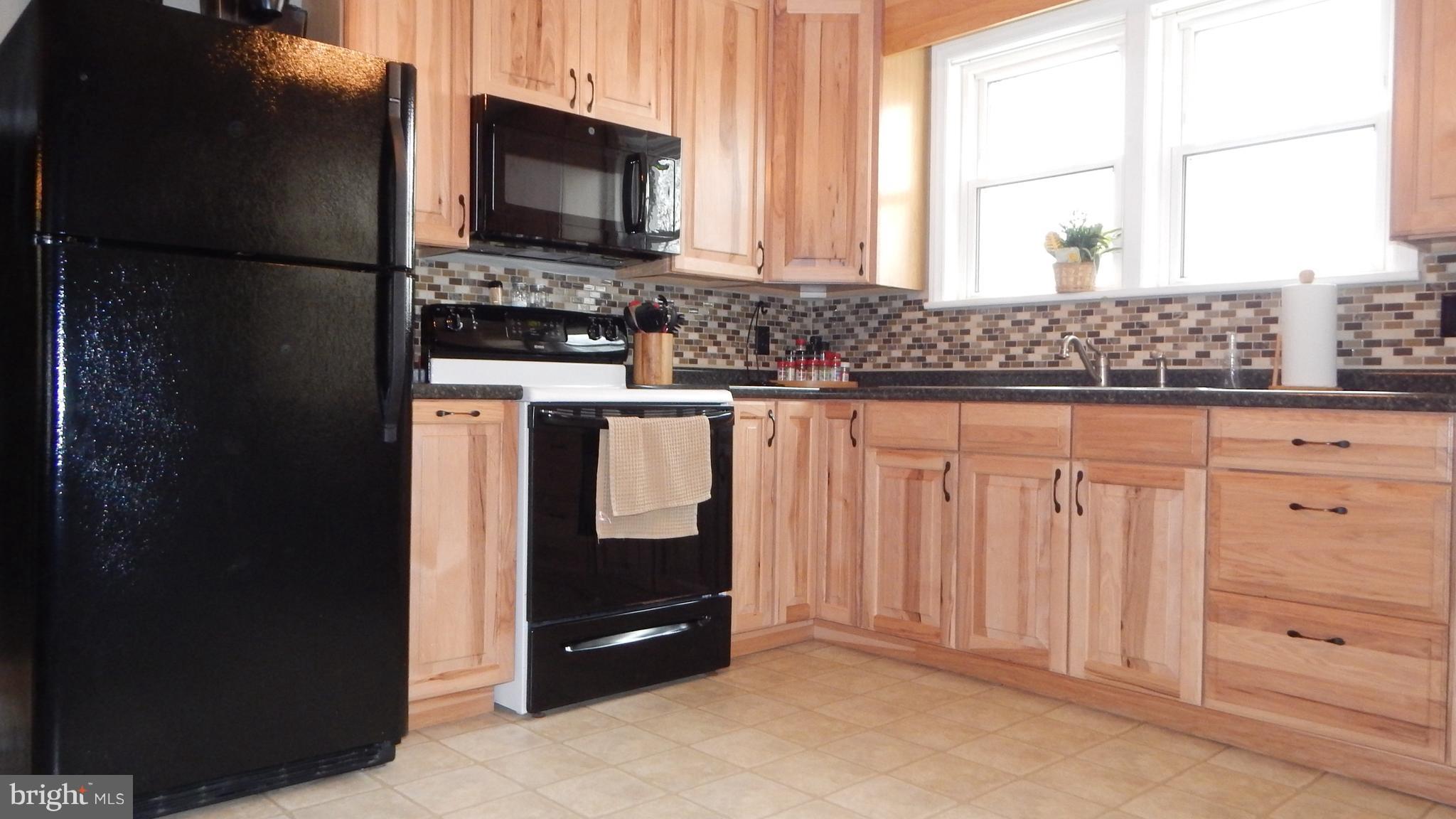 3658 Wayne Road Chambersburg, PA 17202 - Photo 4 of 24 Kitchen