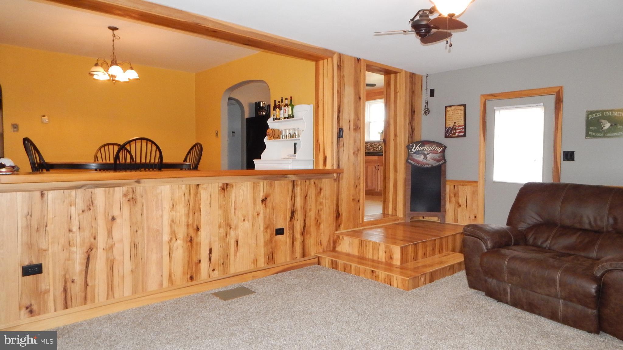 3658 Wayne Road Chambersburg, PA 17202 - Photo 8 of 24 Living Room