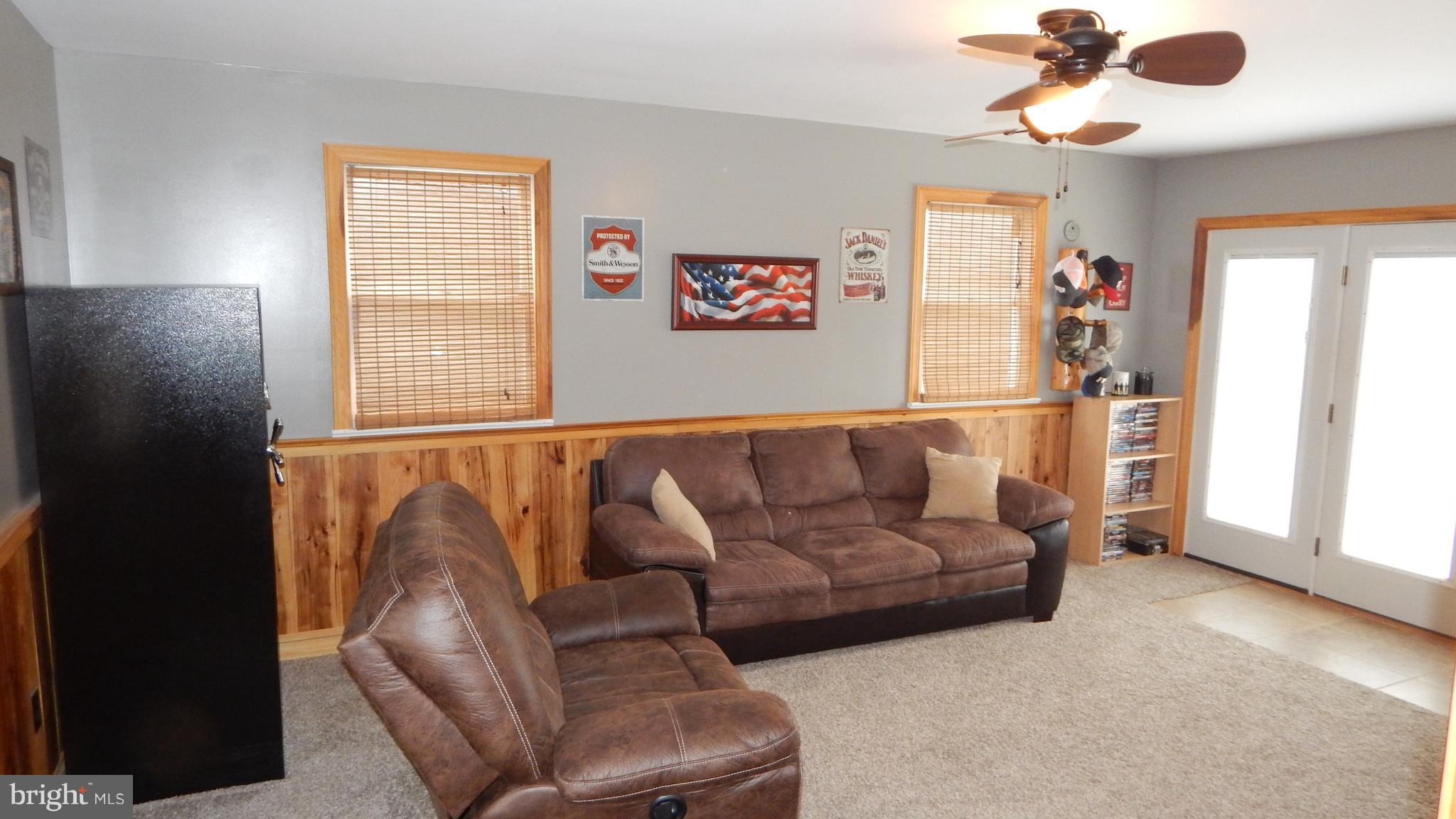 3658 Wayne Road Chambersburg, PA 17202 - Photo 9 of 24 Living Room