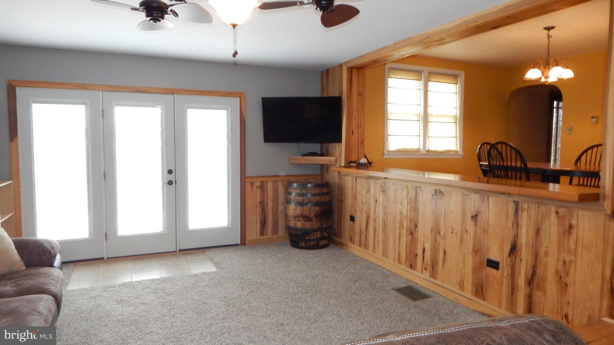 3658 Wayne Road Chambersburg, PA 17202 - Photo 10 of 24 Living Room