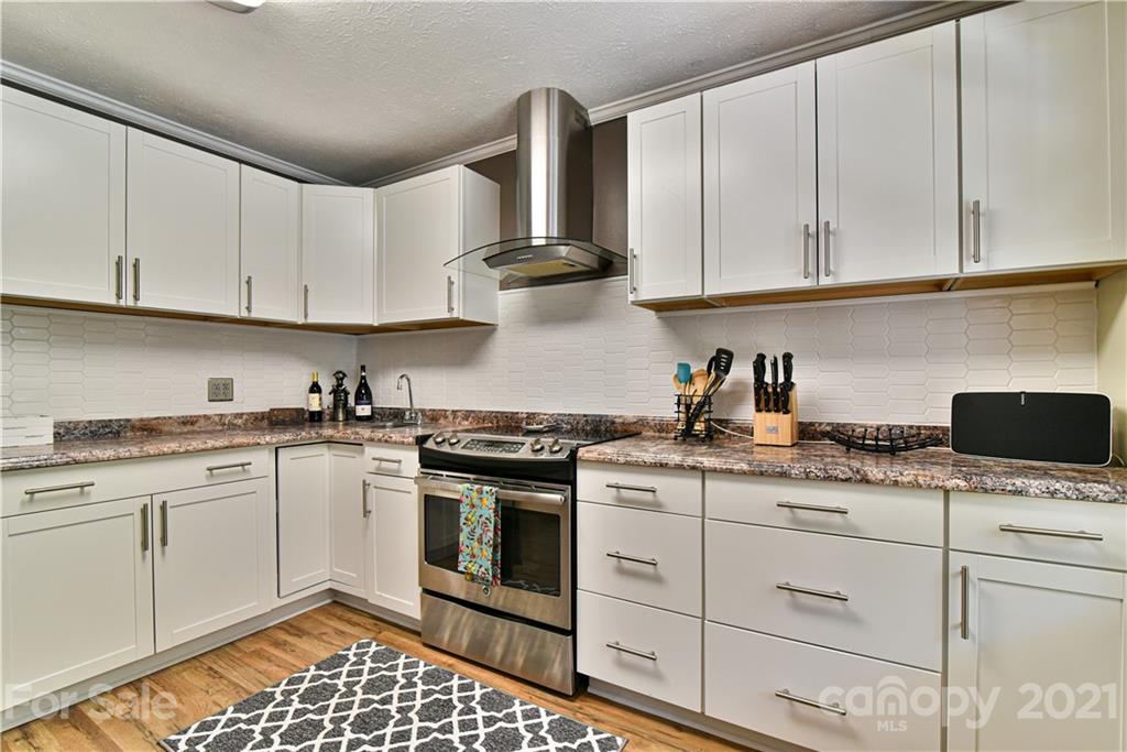 4077 Little River Road Hendersonville, NC 28739 - Photo 11 of 38 Gallery Image 11