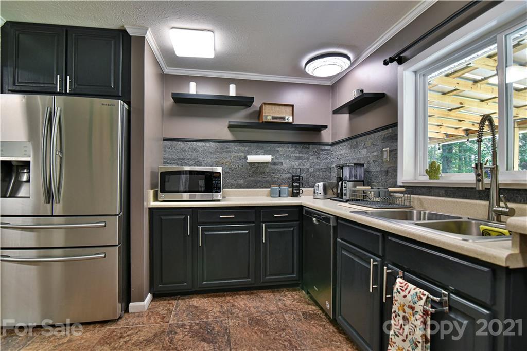 4077 Little River Road Hendersonville, NC 28739 - Photo 12 of 38 Gallery Image 12