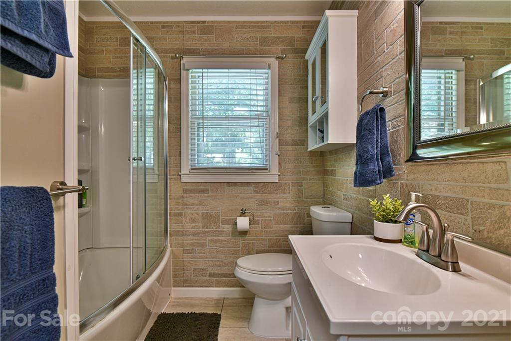 4077 Little River Road Hendersonville, NC 28739 - Photo 17 of 38 Gallery Image 17