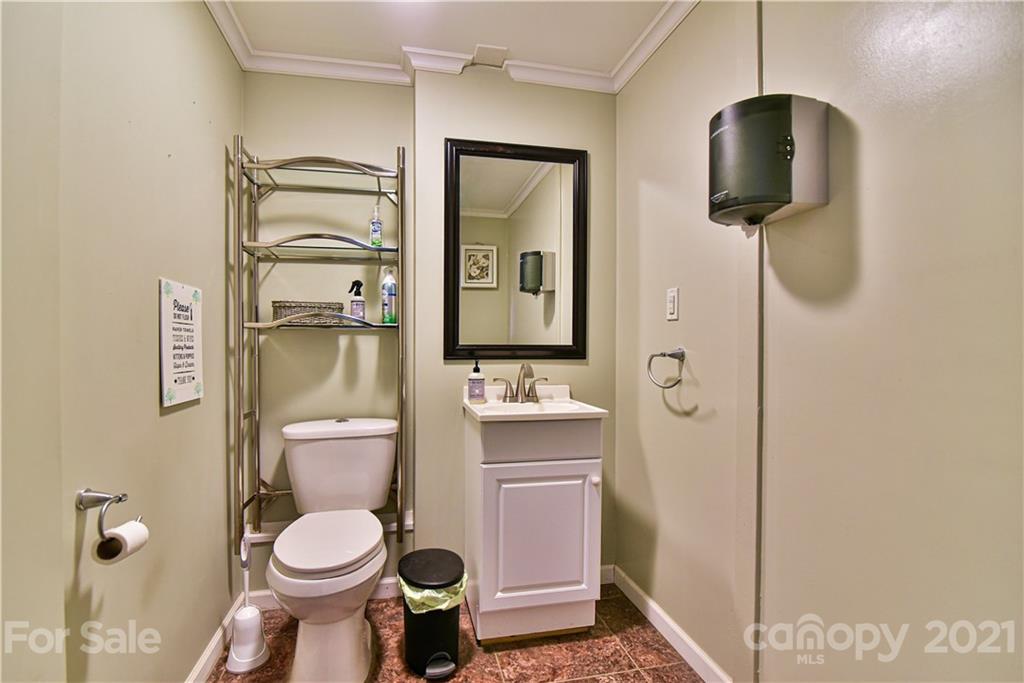 4077 Little River Road Hendersonville, NC 28739 - Photo 30 of 38 Gallery Image 30