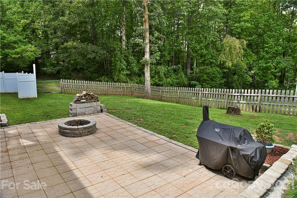 4077 Little River Road Hendersonville, NC 28739 - Photo 35 of 38 Gallery Image 35