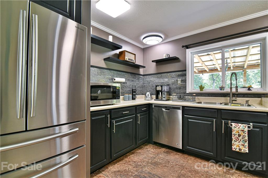 4077 Little River Road Hendersonville, NC 28739 - Photo 10 of 38 Gallery Image 10